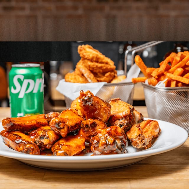 Wings (16 Pieces) Combo.